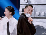 陈伟霆带舞蹈生跳舞 佟丽娅也跟着节奏舞动，好嗨
