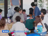 王鹤棣《亲爱的客栈》温柔宠娃反差感引热议