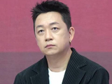 潘粤明51岁生图状态惊艳，高清镜头下皮肤抗打