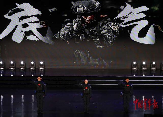4月27日，北京，中央团校，2026年度中国青年五四奖章集体、云豹突击大队成员进行主题宣讲。中青报·中青网记者 陈剑/摄
