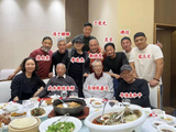 李连杰吴京同框吃饭：吴彬袁和平现身，李连杰太苍老，吴京最抢镜