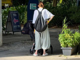 戚薇李承铉新加坡度假，Lucky变高变瘦大美女，3岁儿子个子高可爱