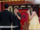 杨洋为王楚然撑伞，杨迪却在后面扮演王迅，老秦笑疯