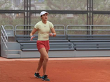 王曦雨抵达湖州备战WTA125赛，明日迎战库拉姆巴耶娃