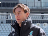 F1官方发布梅奔与迈凯伦车手遥控车对决视频