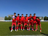 2-0爆冷！中国男足掀翻意大利，15岁留洋红星双响+一条龙破门