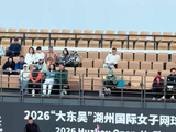 哈哈，好可爱的王曦雨～ 表演了一个小品