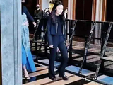 热巴一袭蓝色礼服参加活动