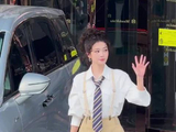 白鹿羊毛卷背带裤亮相奔跑吧路透