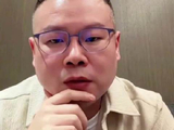岳云鹏打羽毛球瘦十几斤
