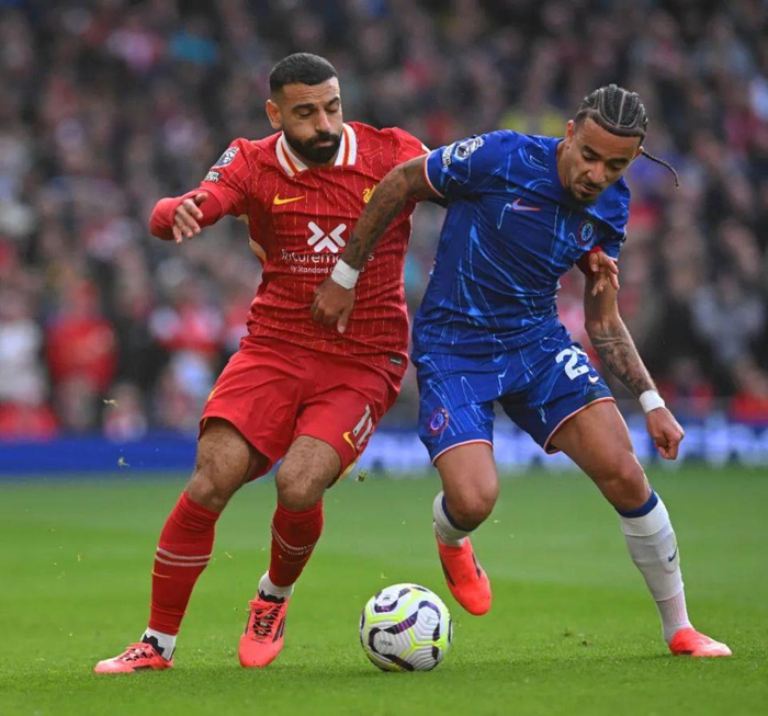 相比之下，曼城的赛程看起来要轻松得多，蓝月军团只需要面对一支排名高于自己的球队，即下一轮客场对阵诺丁汉森林。