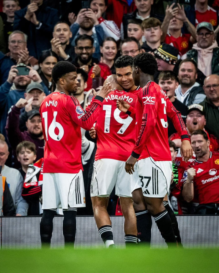 英超：曼联2-1布伦特福德