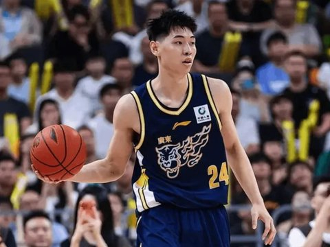 广东76-93广州遭4坏消息！外援+胡明轩状态低迷，崔永熙被用废！