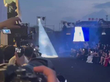 黄奕杭州走秀 发文称第一次踏上重磅T台