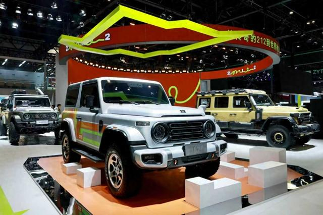 发布新车与双技术平台 212越野车首登北京车展