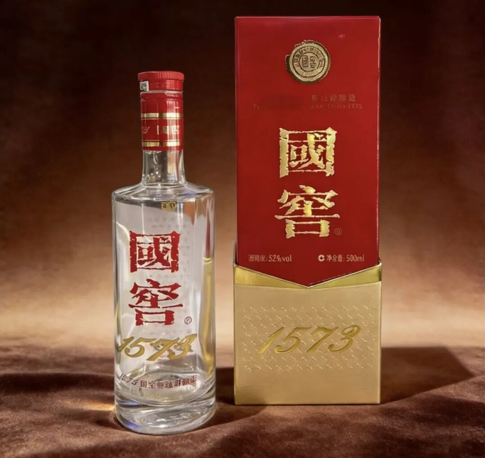 不靠内卷不靠降价，泸州老窖才是白酒真正的长线王者？_财经头条