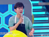 张真源一本正经的搞笑，瞎话张嘴就来，也是绝了
