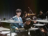 周传雄加开巡演一年，编钟搬上舞台献粉丝