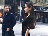 人在美到极致的时候连模糊的狗仔视角都美的清晰