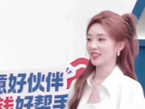 张月谈李小冉笑不停，清冷美人反差萌成快乐担当