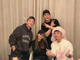 李晨晒出的与初代跑男成员的四人合影具体站位是怎样的？