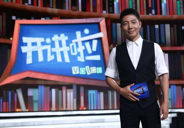  这次获得五一劳动奖章，不仅是对撒贝宁个人职业成就的肯定，也彰显了新时代对劳动者定义的拓展。在聚光灯之外，他参与了超过200场公益普法直播，疫情期间深入方舱医院进行心理疏导，这些看不见的劳动同样闪耀着光芒。有网友评论道：劳动不只是在工厂车间完成，用语言传递知识，用镜头记录时代，同样是伟大的创造。当撒贝宁的名字出现在公示名单上时，我们看到的不只是一个主持人的成长历程，更是一位普通人用热爱与坚守，书写出的劳动篇章。