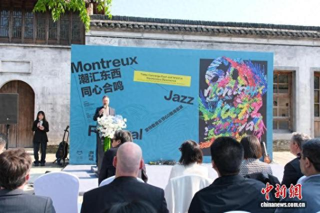 4月30日，战略合作协议签约现场。曹丹 摄