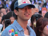 李现又去五月天演唱会了！全程蹦跳大合唱，快乐得像个孩子