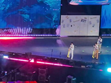 时团演唱会全员骑滑板车满场跑