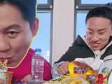 李晨面都不敢泡熟就吃了