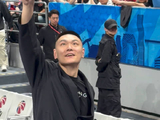 朱彦西退役仪式致敬吉喆，指向51号球衣