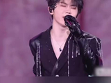 马嘉祺演唱会被指口型未对上，粉丝澄清系直播延迟