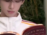 林子烨再cos陈伶引书粉共鸣，小说完结日角色形象具现