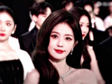 白鹿每月都会认认真真的手写行程图，这个女孩真的好好呀！