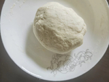 王大治的新歌《花衬衫和油泼面》具体是什么风格，歌词描述了哪些陕西生活场景？