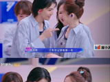 为什么《光明日报》会评价张慧雯与曾沛慈的互动是“女性互助”？
