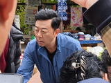 59岁郭涛云南助农显老态，儿子石头帅气一脸正气|云南省|助农|星二代|石锦航|硬汉|荧幕|郭涛(演员)