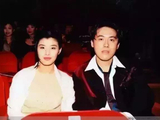虽然唱了整整26年苦情歌,但他却有世间最令人羡慕的爱情