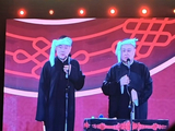 观众对于岳云鹏这类‘相声+演唱会’的跨界演出模式评价如何？
