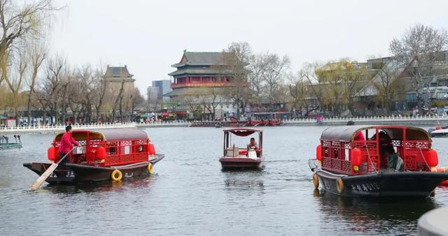 北京什刹海游船。图片来源：北京日报客户端