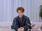 鹿晗和“馒头”的互动引发了网友哪些共鸣，对现代人情感陪伴有什么启示？