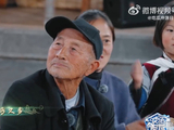 王栎鑫音乐节暖心事迹出圈！观众晕倒他急救，时间多了立刻加歌
