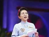 傅首尔形象蜕变数月瘦身摘眼镜换发型