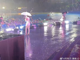 井迪的舞台事故如何影响了她后续的演艺事业和公众形象？