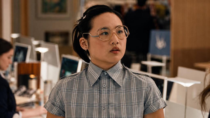 片中赵瑾一角掀起亚洲网友关于好莱坞迎合亚裔刻板印象的讨论。