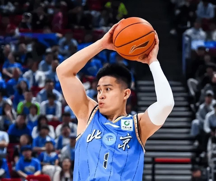 广东宏远逆转广州龙狮连续31年进季后赛八强 下