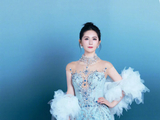 吴昕具体在微博中是怎么为谢娜演唱会加油和提前祝福生日的？
