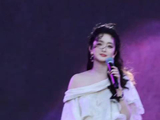 何泓姗音乐节粤语演唱惊艳全场