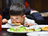安吉男友力up 全能妈胡可淡定带娃非一日练就-娱乐频道