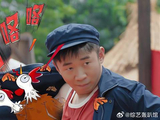 杨迪走秀名场面，当众秀肱二头肌，给张一山整不会了！